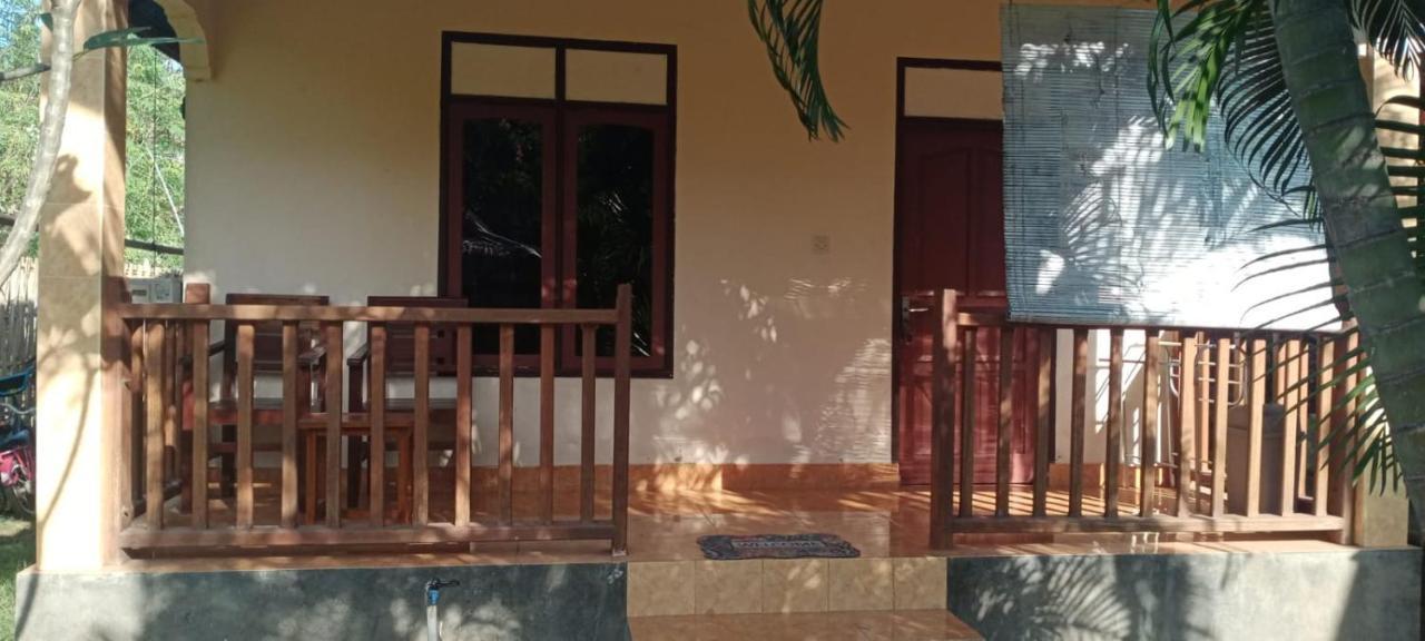 Puring Bungalows กิลิไอร์ ภายนอก รูปภาพ
